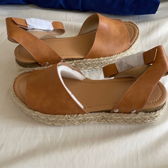 Brown platform espadrilles - Picture 2 of 6